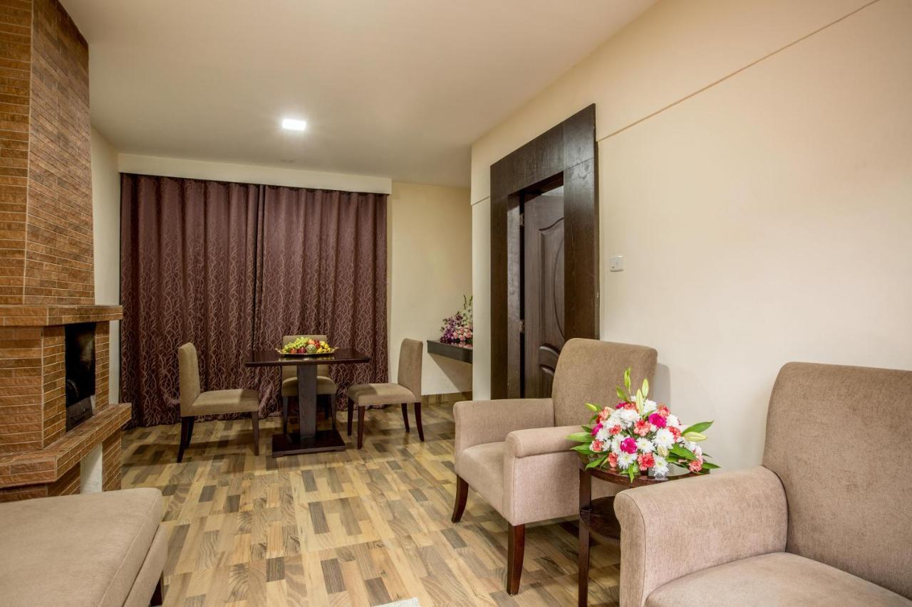 Hotel Lakeview Утакаманд Экстерьер фото