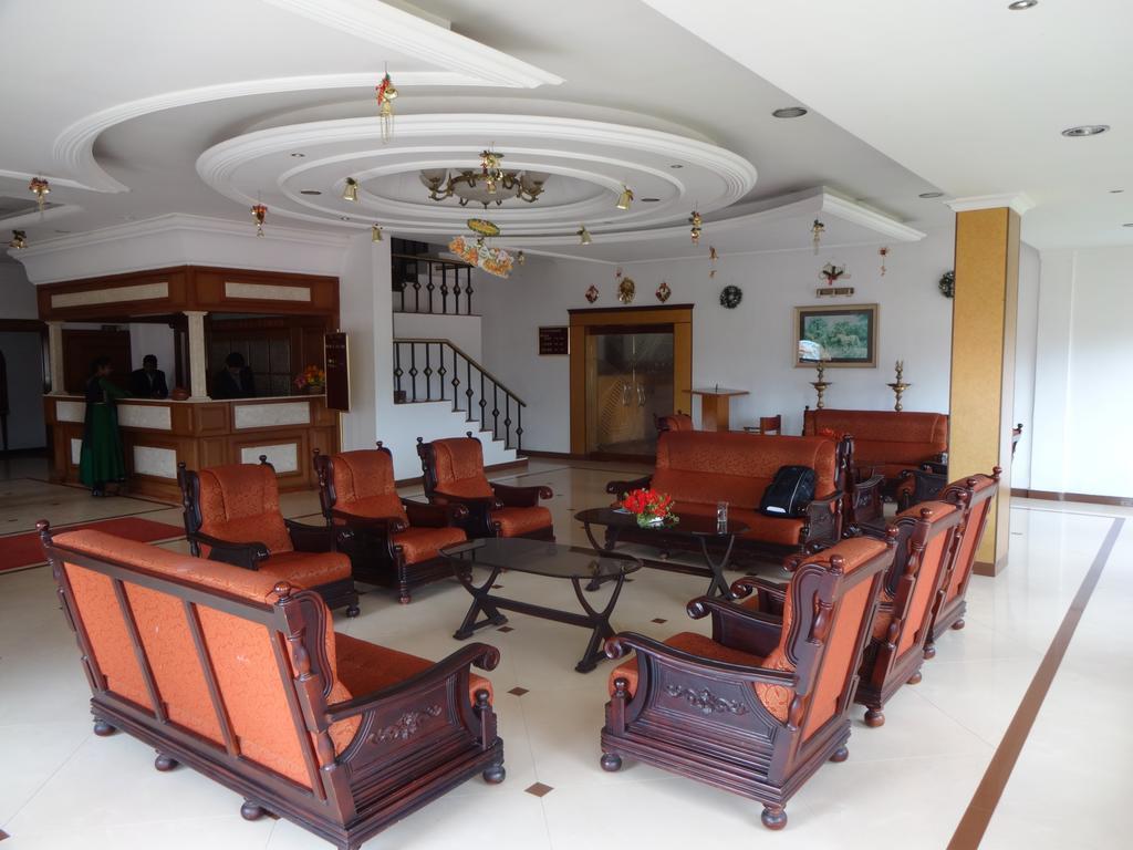 Hotel Lakeview Утакаманд Экстерьер фото