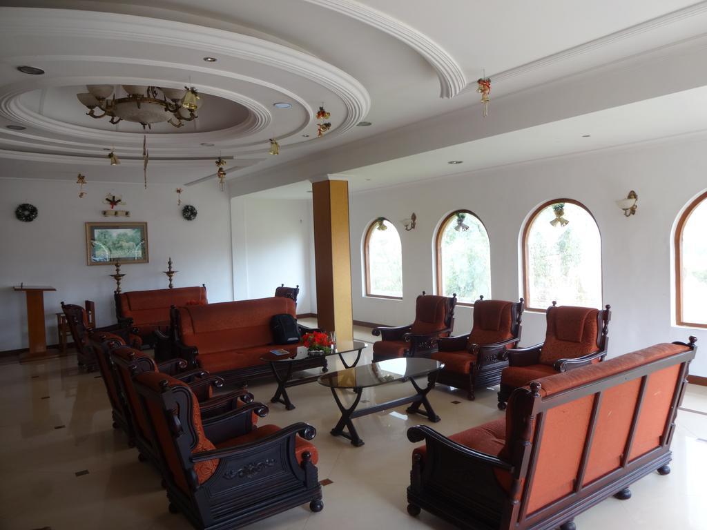 Hotel Lakeview Утакаманд Экстерьер фото